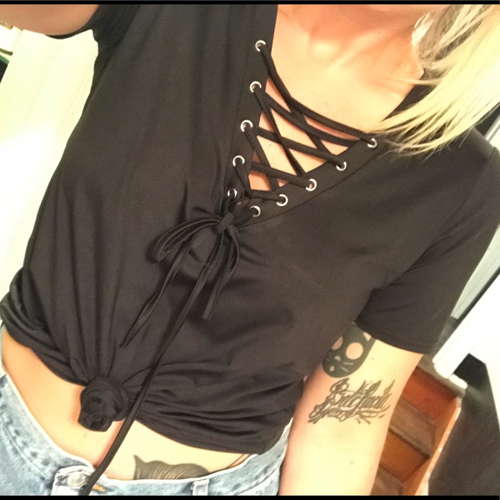 Black lace up v neck t shirt size L